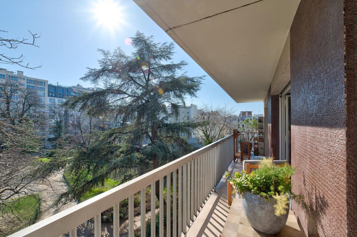Guestready - Serene Retreat With A Terrace Appartamento Parigi