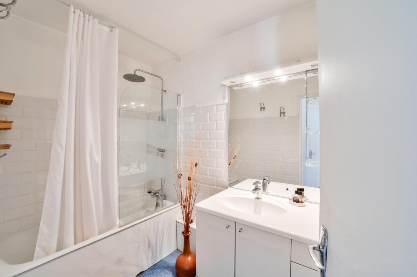 Guestready - Serene Retreat With A Terrace Parigi